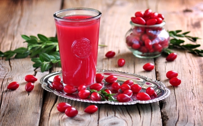 Компот из ягод кизила