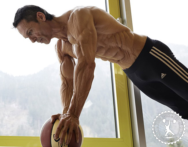 Человек-рельеф Хельмут Штребль: интервью с фитнес-моделью