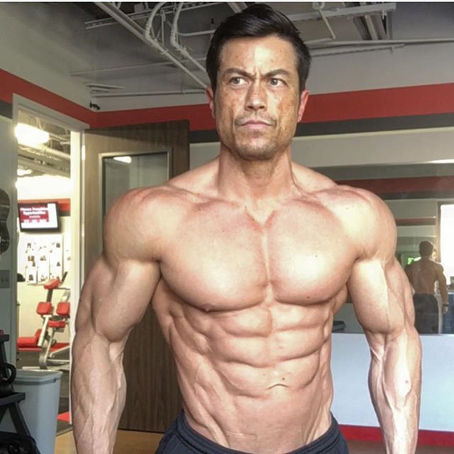 Рельефные мышцы