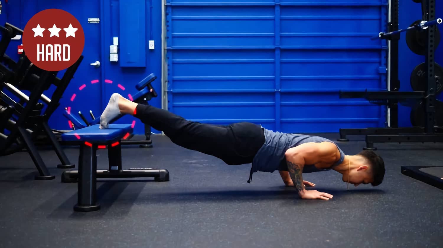 Усложненная версия отжиманий под наклоном