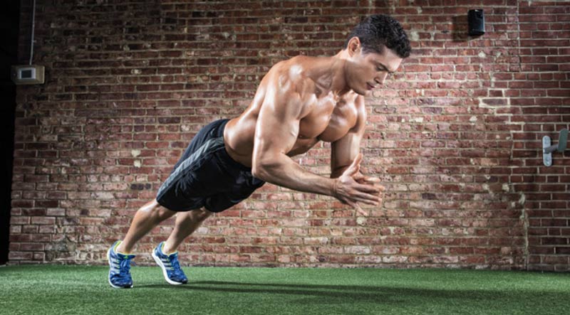 Отжимания от пола схлопком