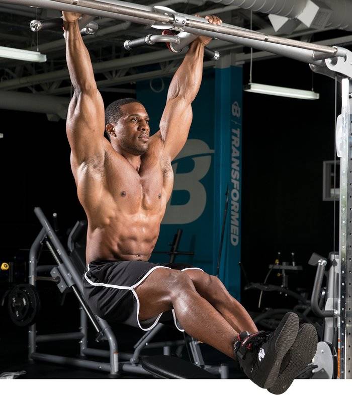 Подъемы ног в висе