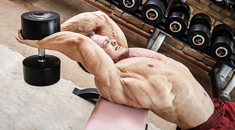 Пуловер с гантелей