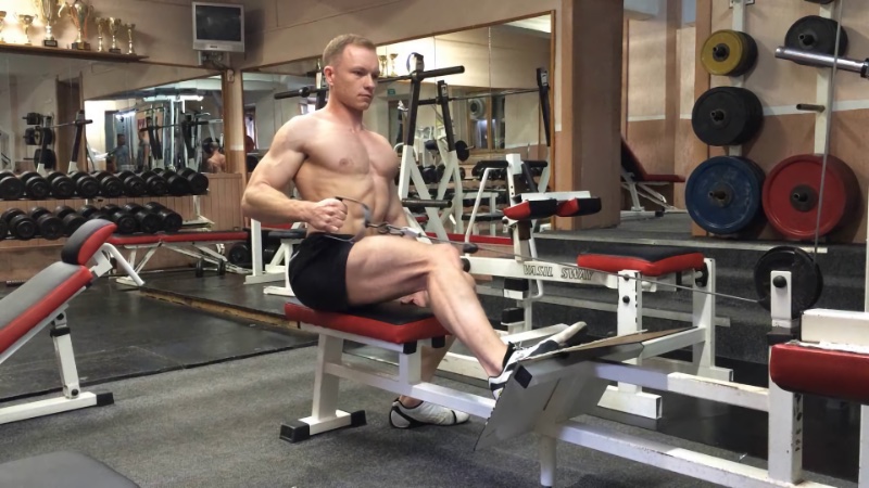 Тяга блока сидя к поясу одной рукой