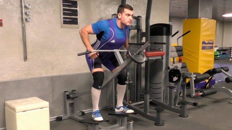 Тяга Т-штанги к груди